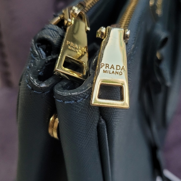 PRADA Saffiano Lux Bluette 2011 - Picture 4 of 10